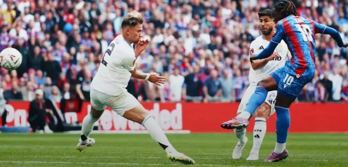 关于欧冠倒计时，阿斯顿维拉清晨更衣室发声，细节引发关注，态度坚定，控场能力受关注的信息