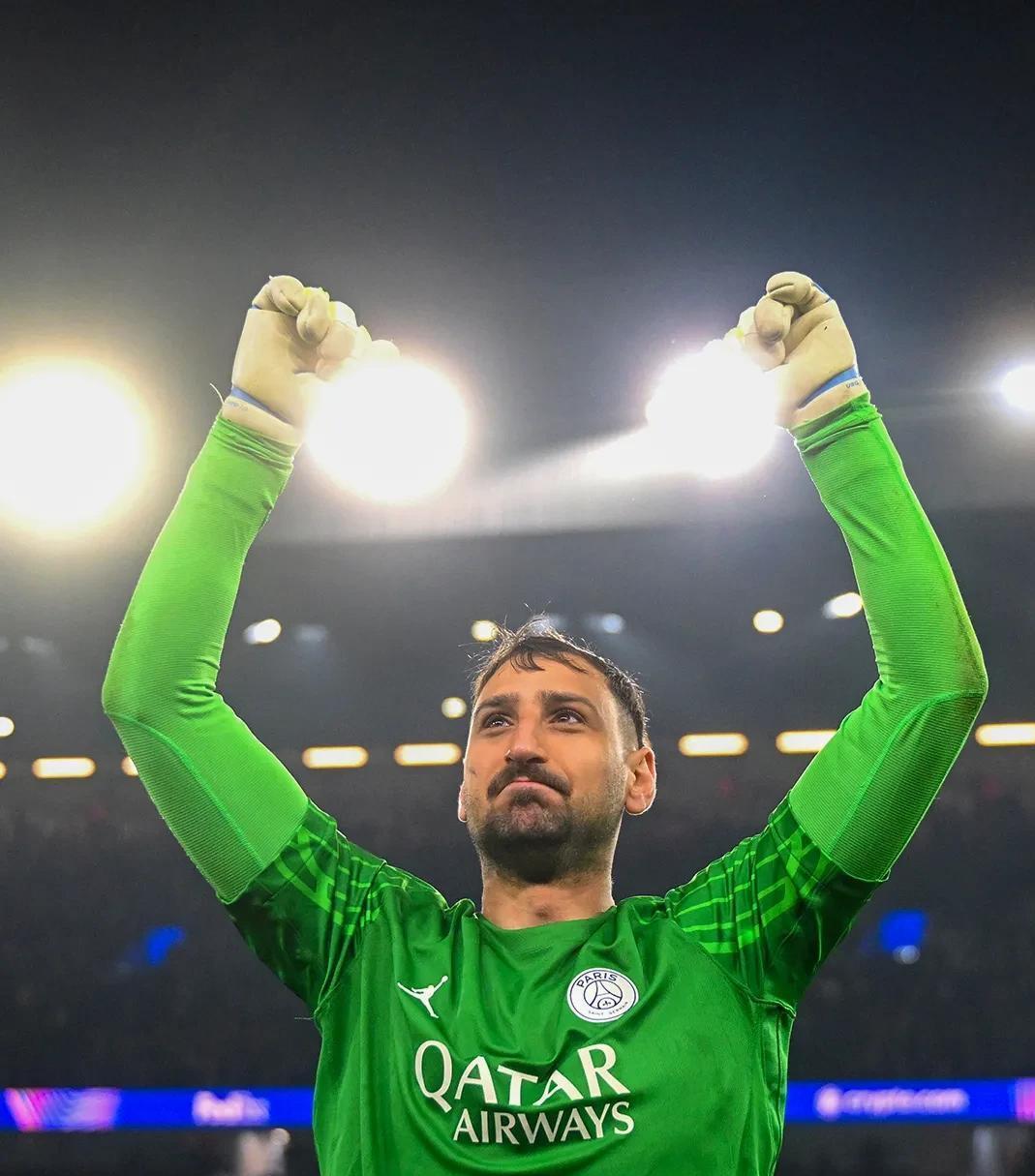 关于欧冠倒计时，阿斯顿维拉清晨更衣室发声，细节引发关注，态度坚定，控场能力受关注的信息